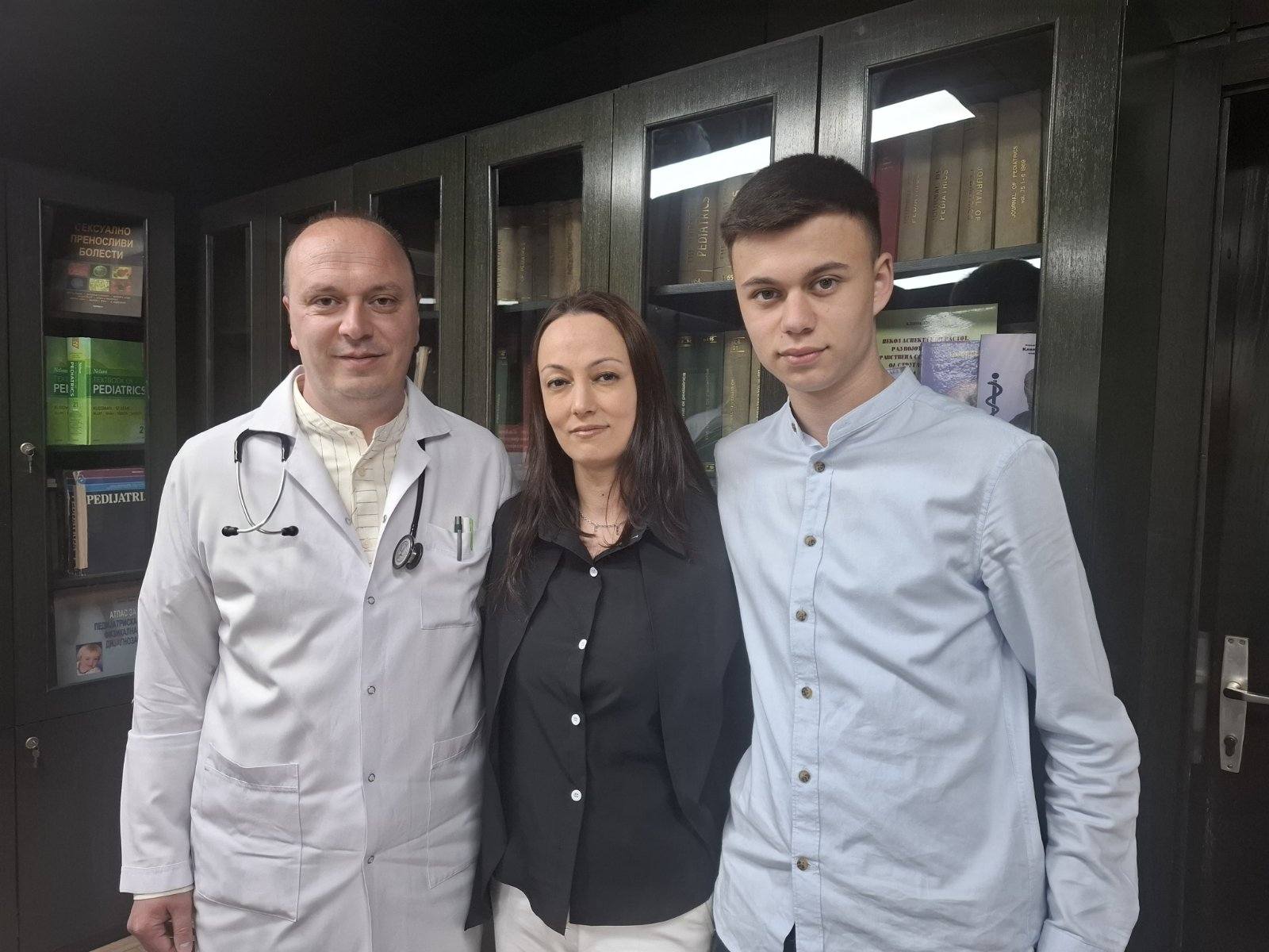 Честитка до д-р Ферид Салкоски од жителите на Лабуништа по повод стекнувањето на титулата субспецијалист по педијатриска пулмологија