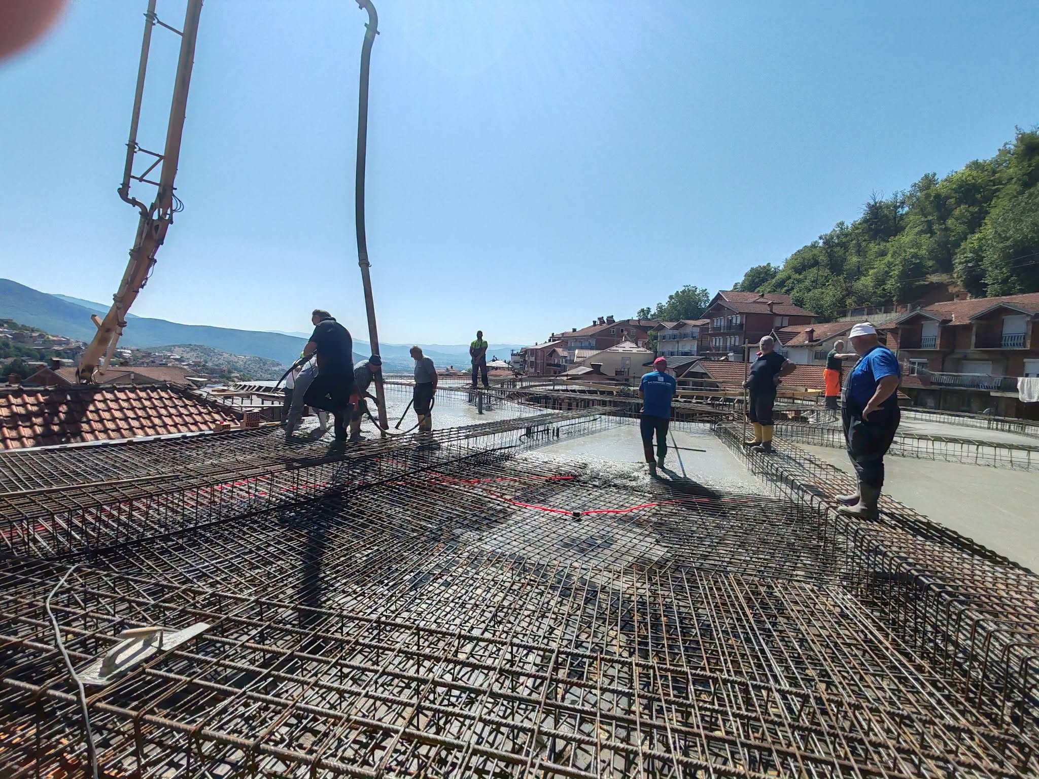 Се бетонираше завршната плоча на Горна џамија – работна посета на Муфтиството Струга